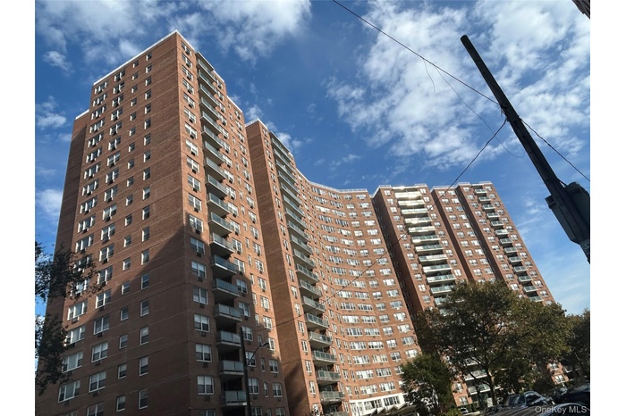 View of apartment building / complex