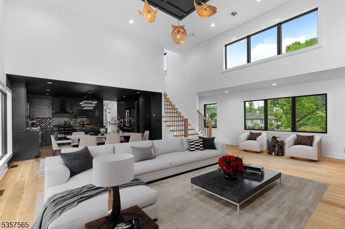 Great rm v#4 virtually staged