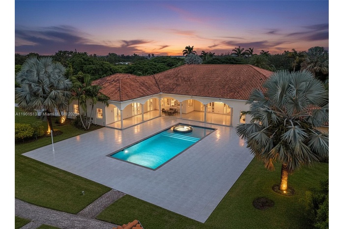 ..on 5 acres 2 sides  have a beautiful.grove. see  all photos n clivk on photos to enlarge... great space for entertaining in n ouy