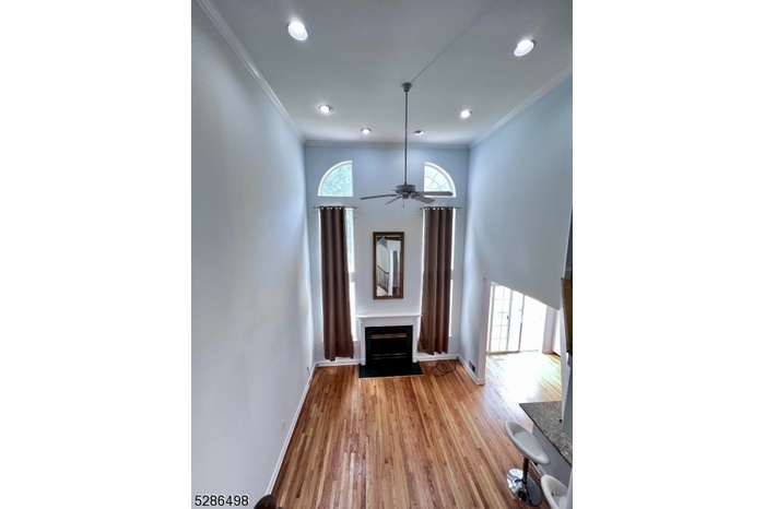 Family Rm, Cathedral Ceiling