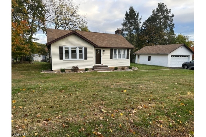Home with Garage view