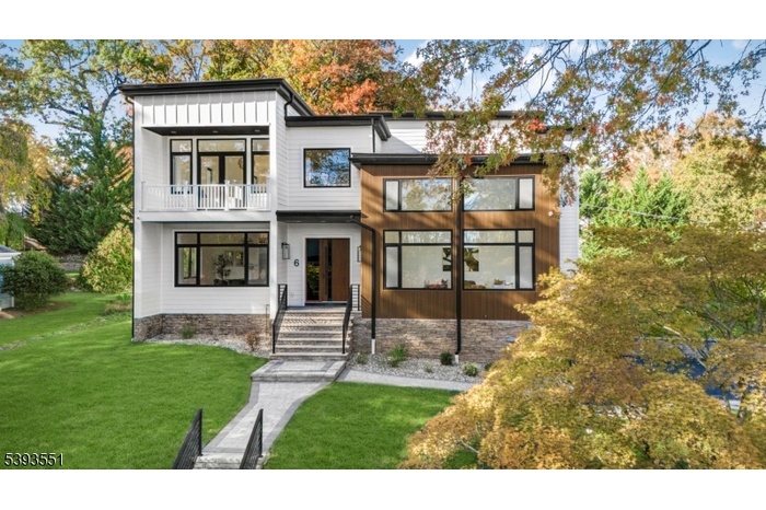 Front of Home (2 of 3)