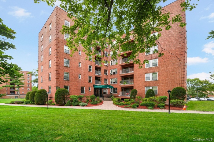 View of apartment building / complex