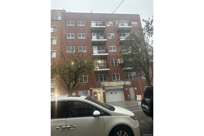 View of apartment building / complex