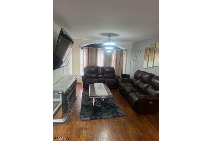 1st fl Unit Living Room