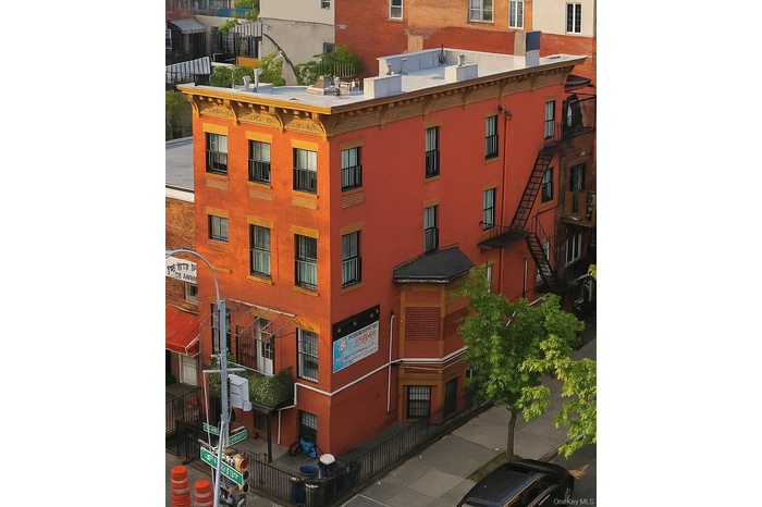 View of apartment building / complex