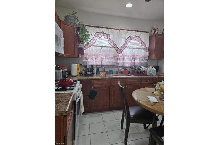 1st fl kitchen