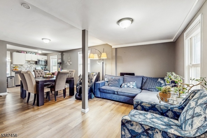 Living Room/Diving Room