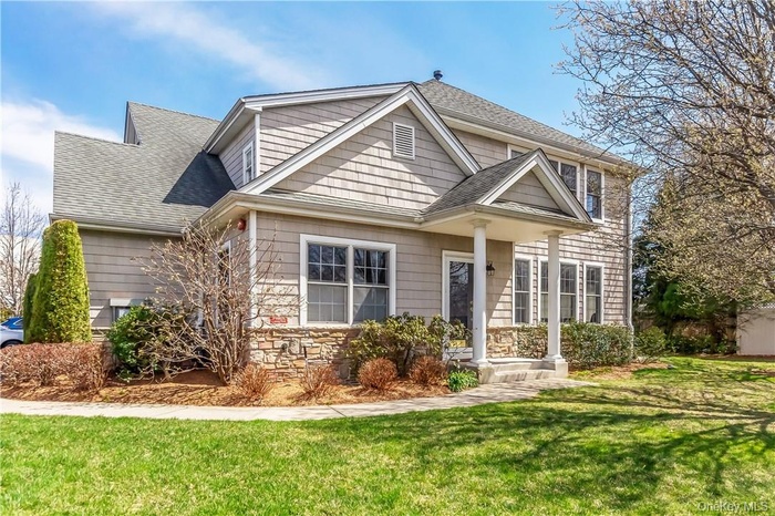 1200 Half Moon Bay END UNIT LOOKS AND LIVES LIKE A HOUSE.NO ATTACHMENTS ON EITHER SIDE.. 2 CAR GARAGE