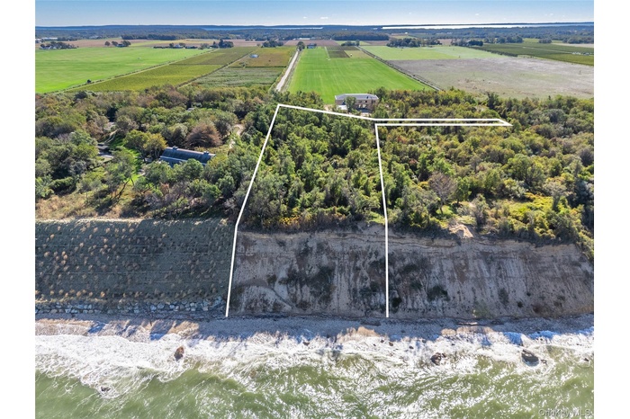 6121 Oregon Rd, Cutchogue, NY