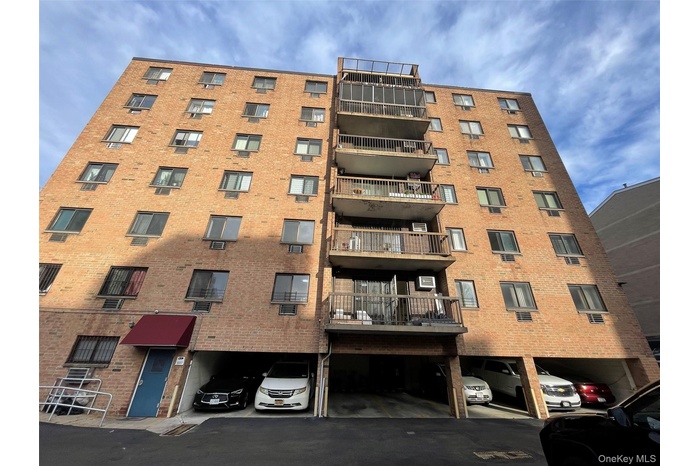 View of apartment building / complex