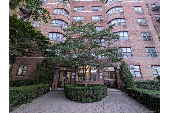 View of apartment building / complex
