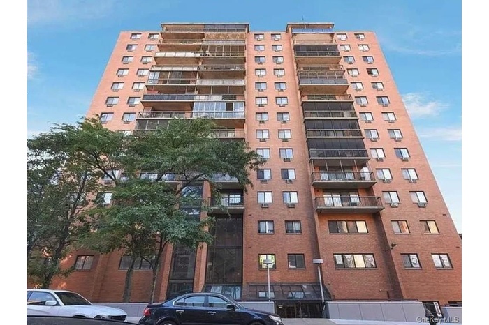 View of apartment building / complex