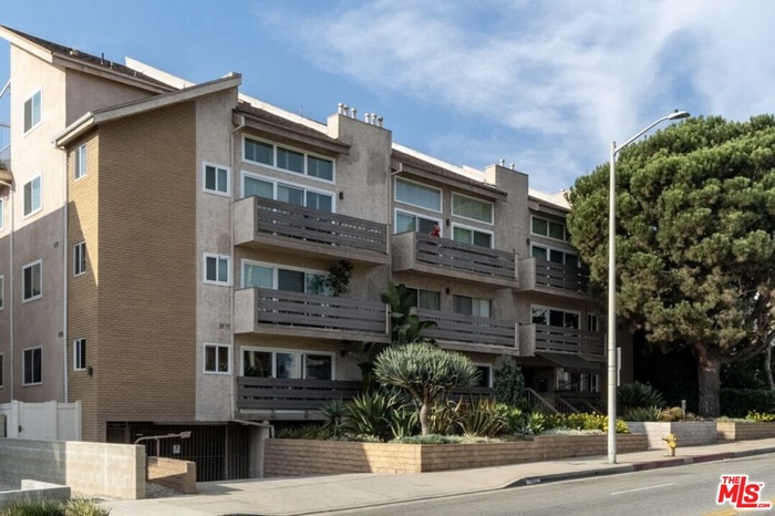 2BR/2BA Fixer in WeHo!