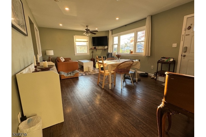 Living Room/Dining Combo