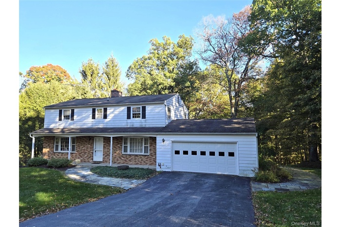 Welcome to 16 Woodcrest Drive