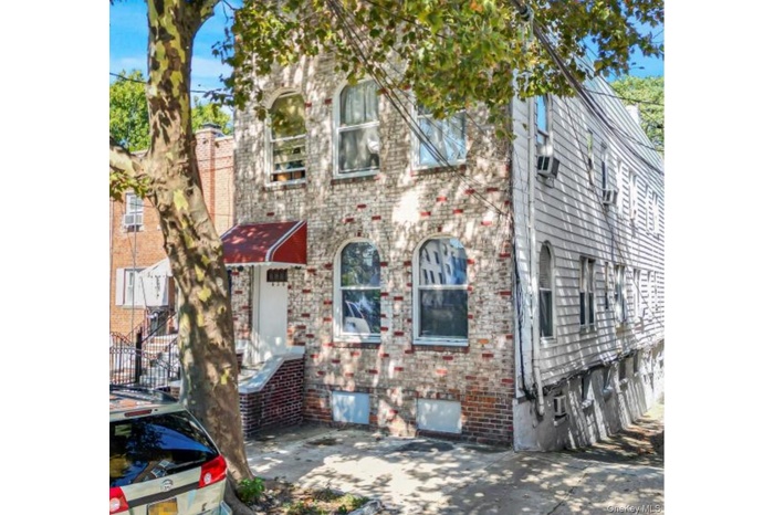 View of front facade