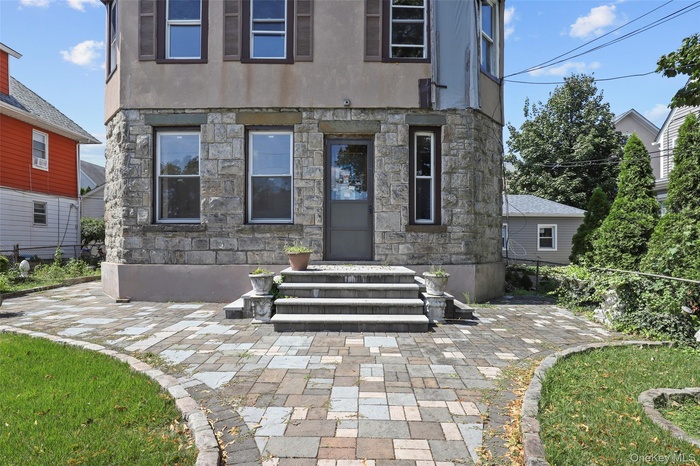 Introducing 252 Garden Ave