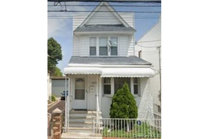 View of front facade featuring a porch