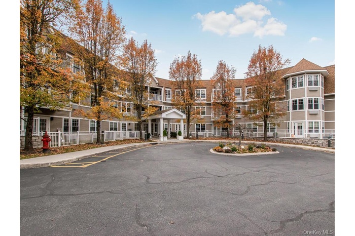 View of apartment building / complex