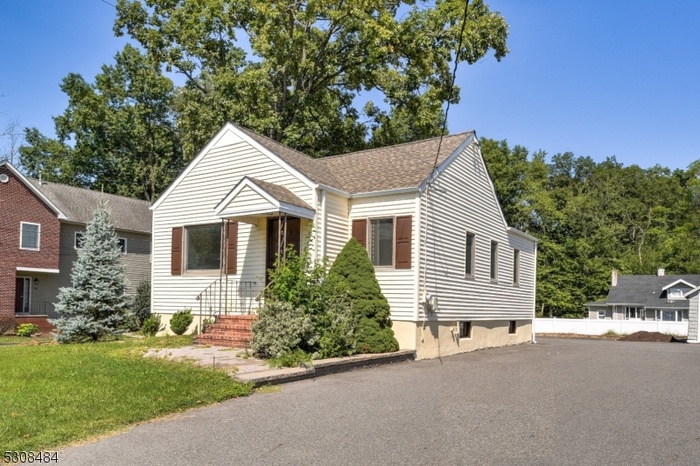 Entrance from Snyder Ave