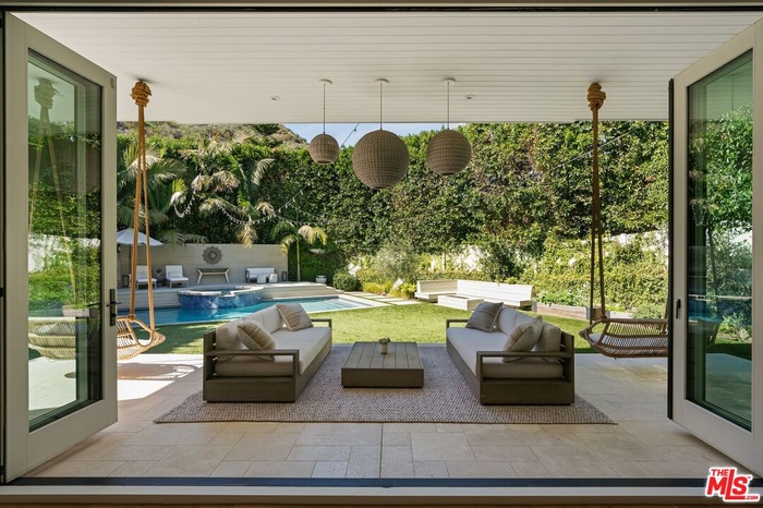 Sliding doors to the back yard