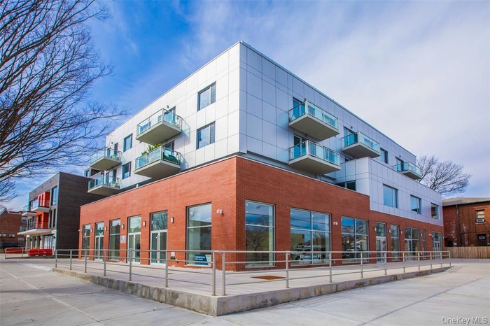 View of apartment building / complex