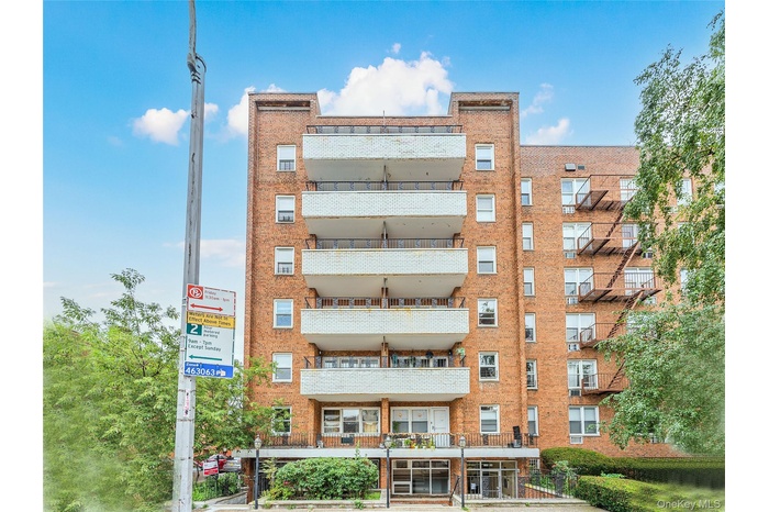 View of apartment building / complex