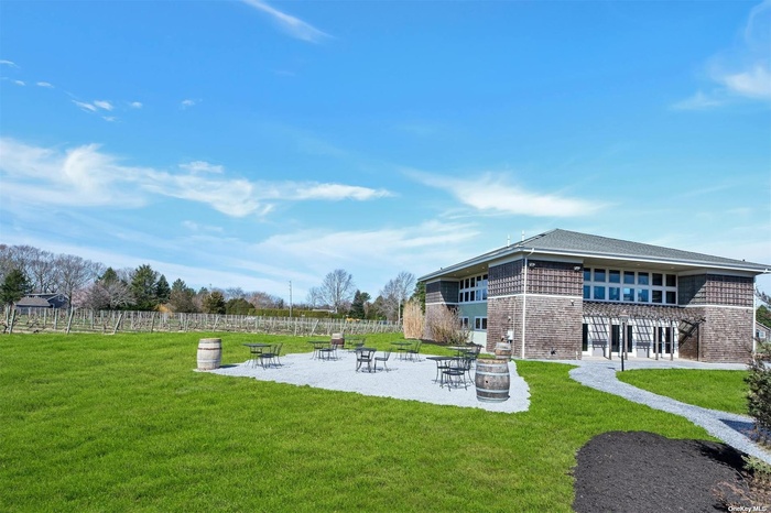 Vineyard Views & Seating
