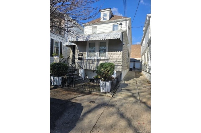 View of front facade