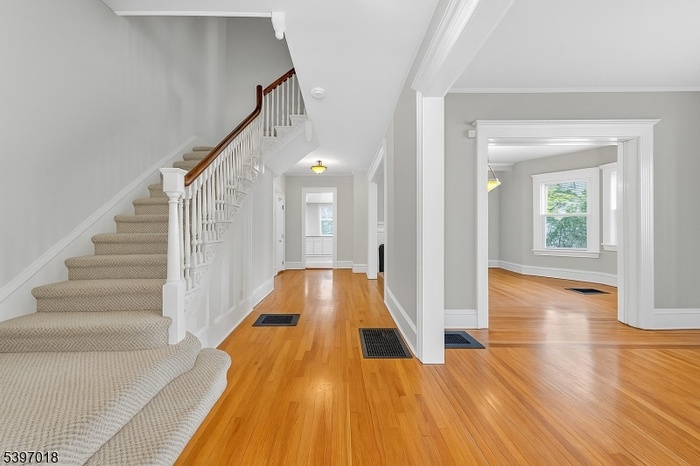 Unit 94: Entrance Hall