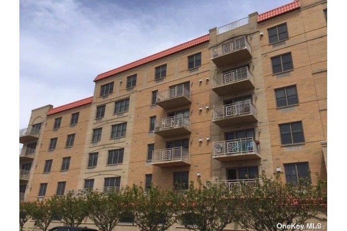 View of apartment building / complex