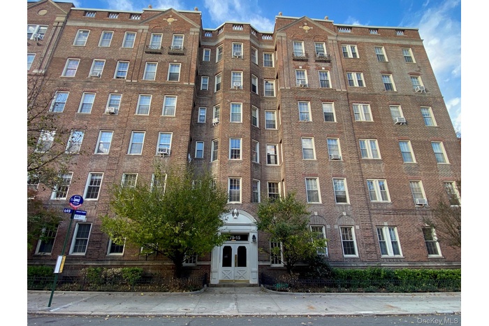 View of apartment building / complex