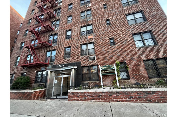 View of apartment building / complex
