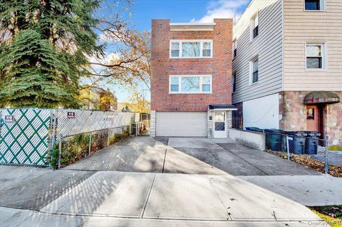 welcome to 1235 Crosby Avenue