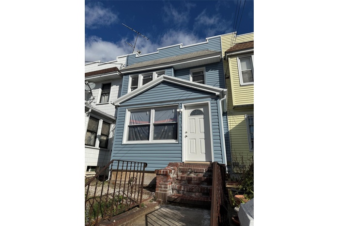View of front of house with entry steps