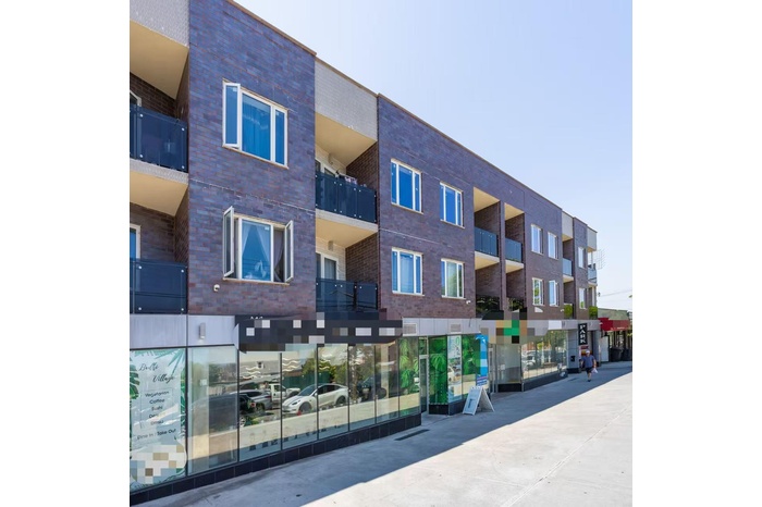 View of apartment building / complex