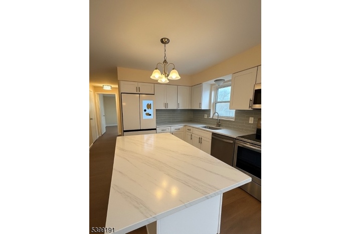 Eat in Kitchen upper level