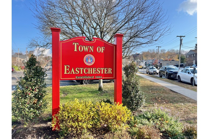 Community sign with a yard