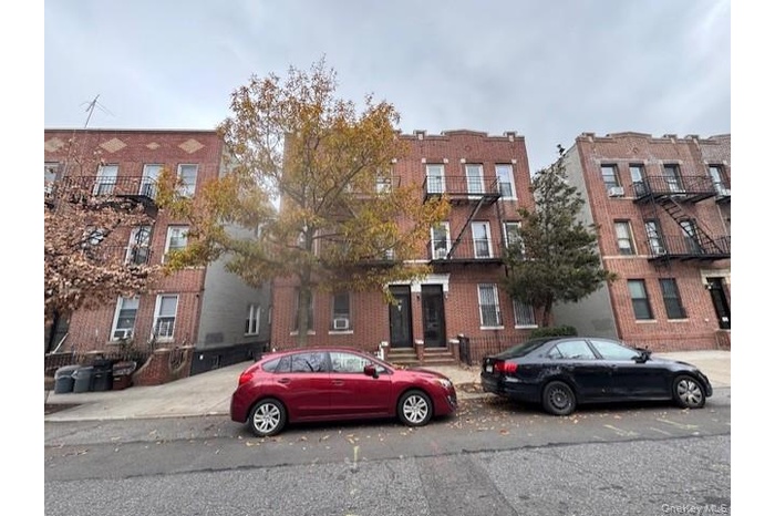 View of apartment building / complex