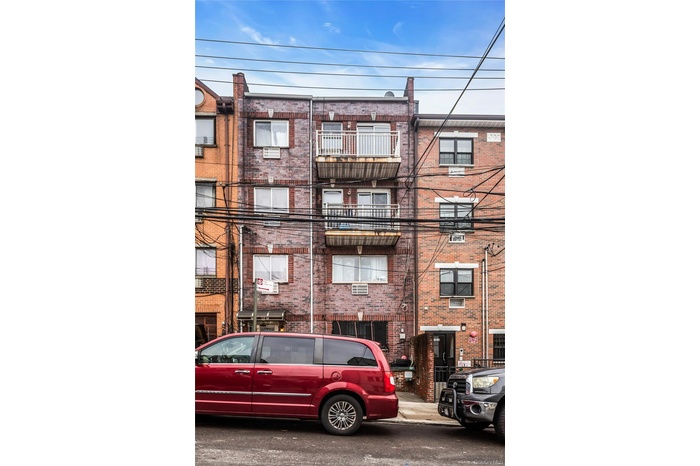 View of apartment building / complex