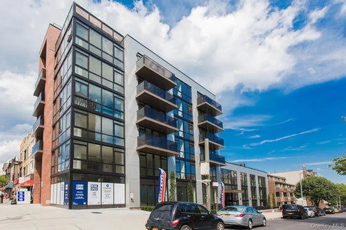 View of apartment building / complex