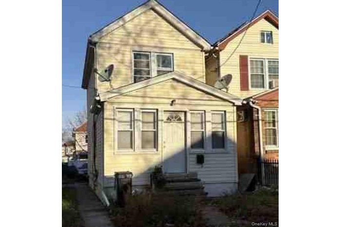 View of front facade with entry steps