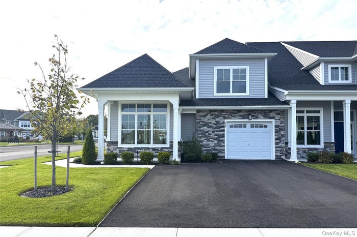 Oversized 1 car garage