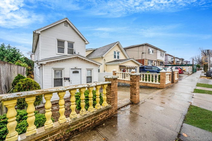 View of front facade featuring a residential view