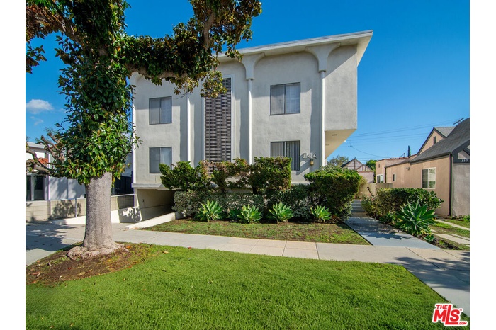 Front w/2 Parking Spots