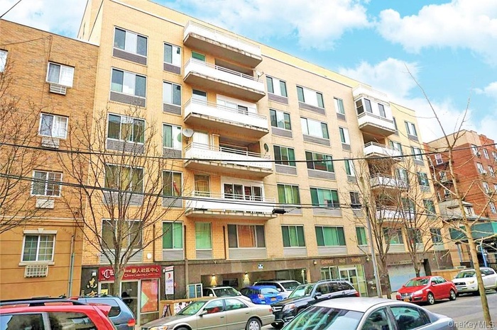 View of apartment building / complex