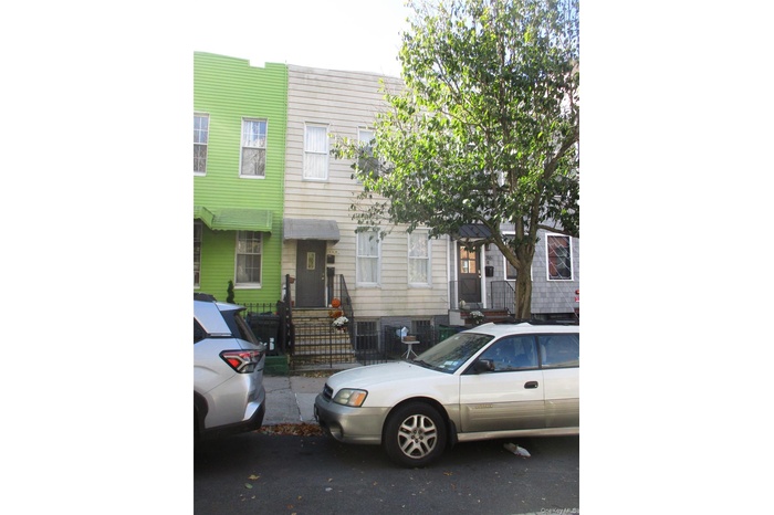 View of front facade