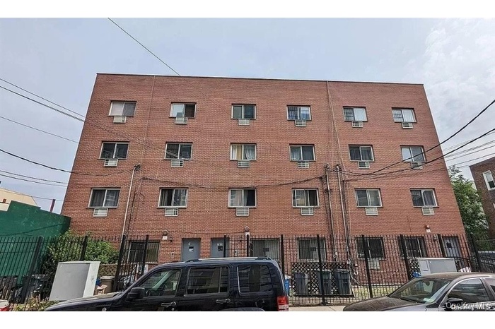 View of apartment building / complex