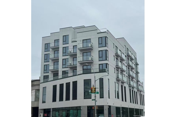 View of apartment building / complex